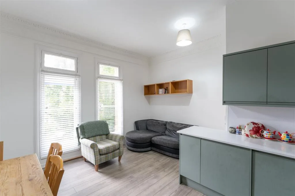 4 bedroom flat for rent