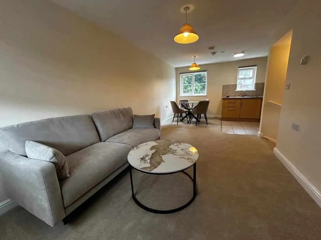 2 bedroom semi-detached house for rent