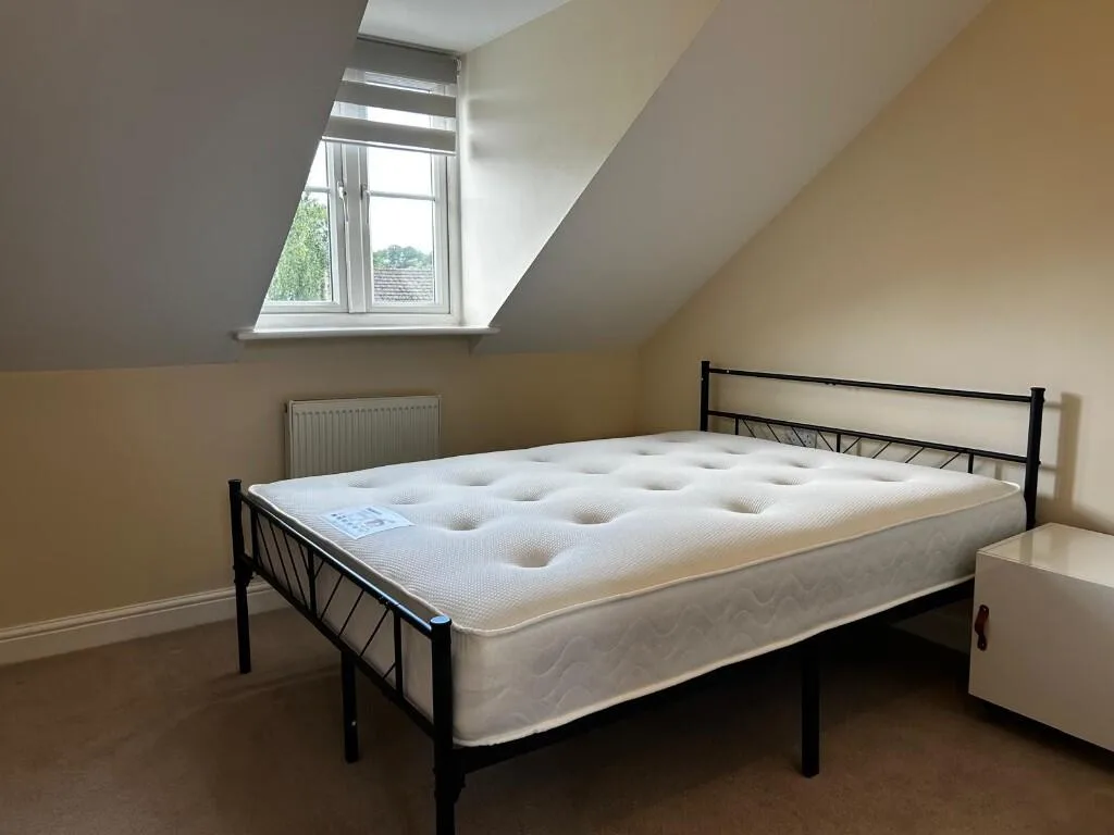 2 bedroom semi-detached house for rent