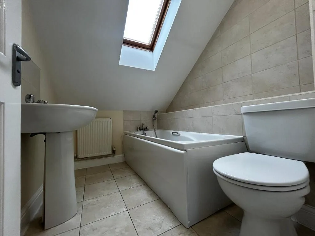 2 bedroom semi-detached house for rent