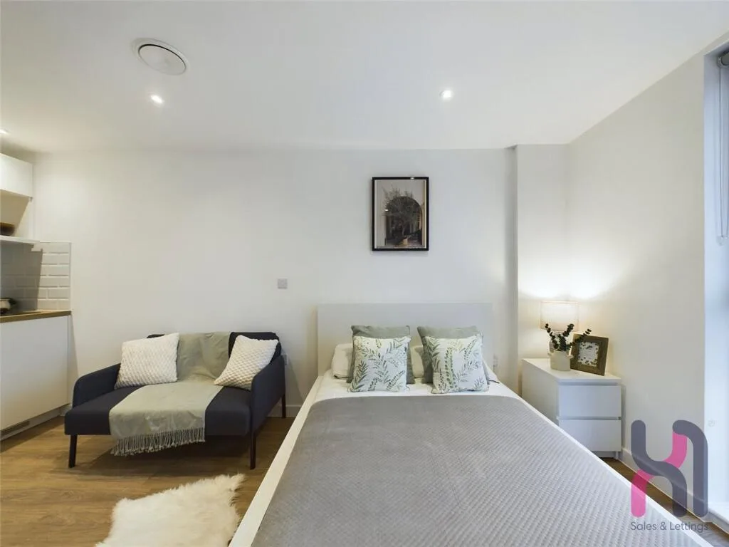 Studio flat for rent