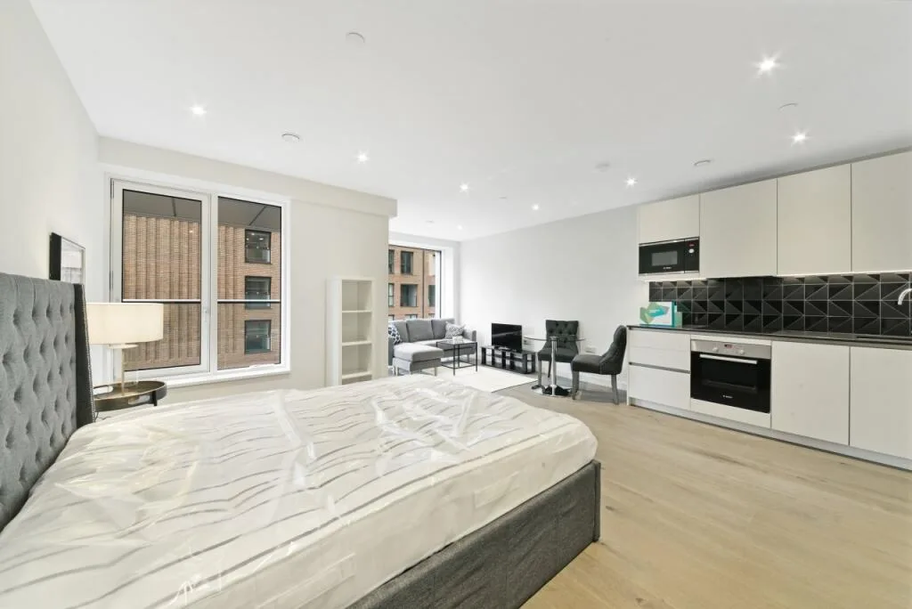 Studio flat for rent
