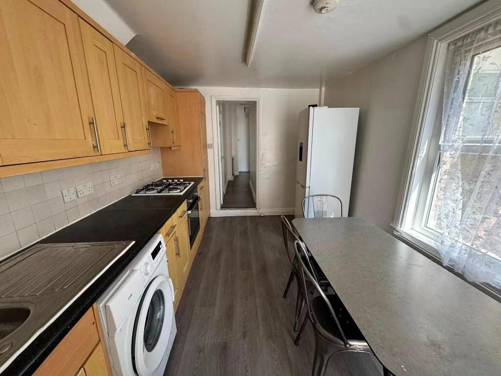 1 bedroom ground floor flat for rent