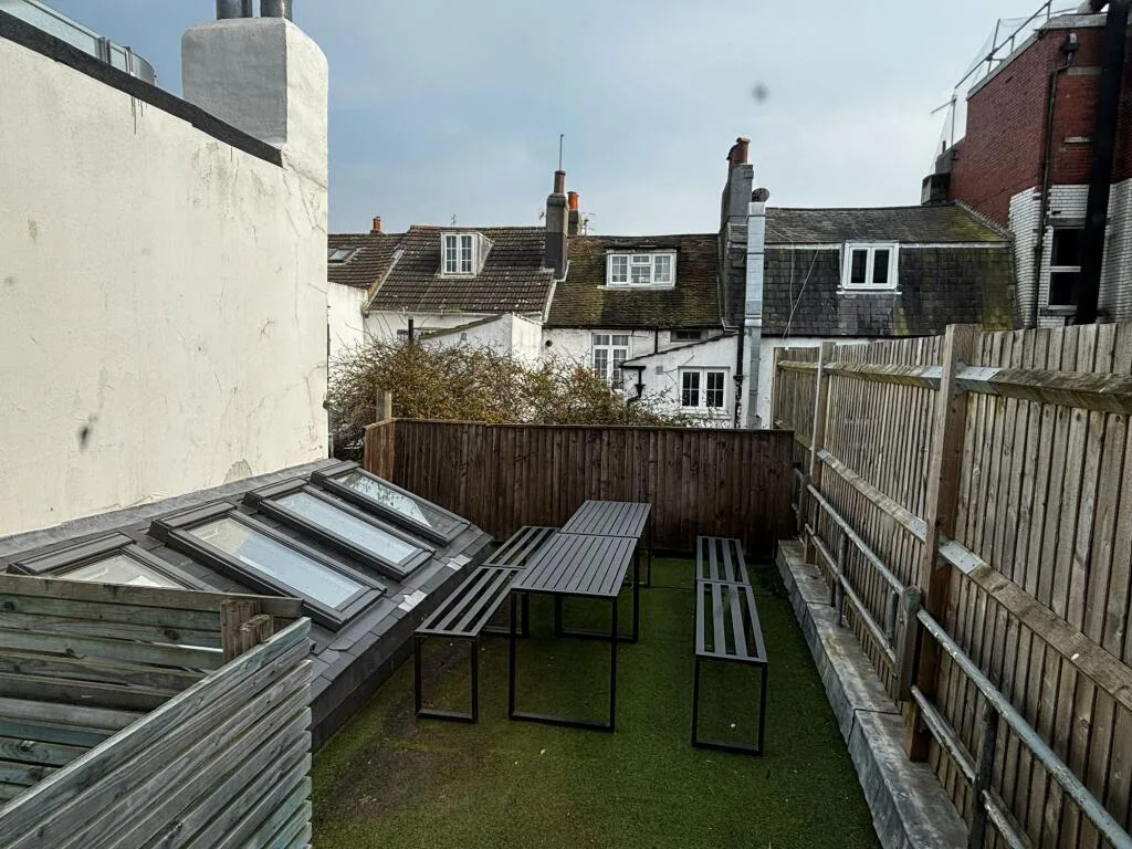 4 bedroom terraced house for rent