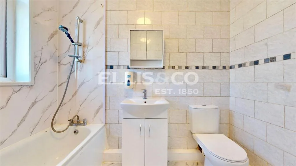 3 bedroom maisonette for rent