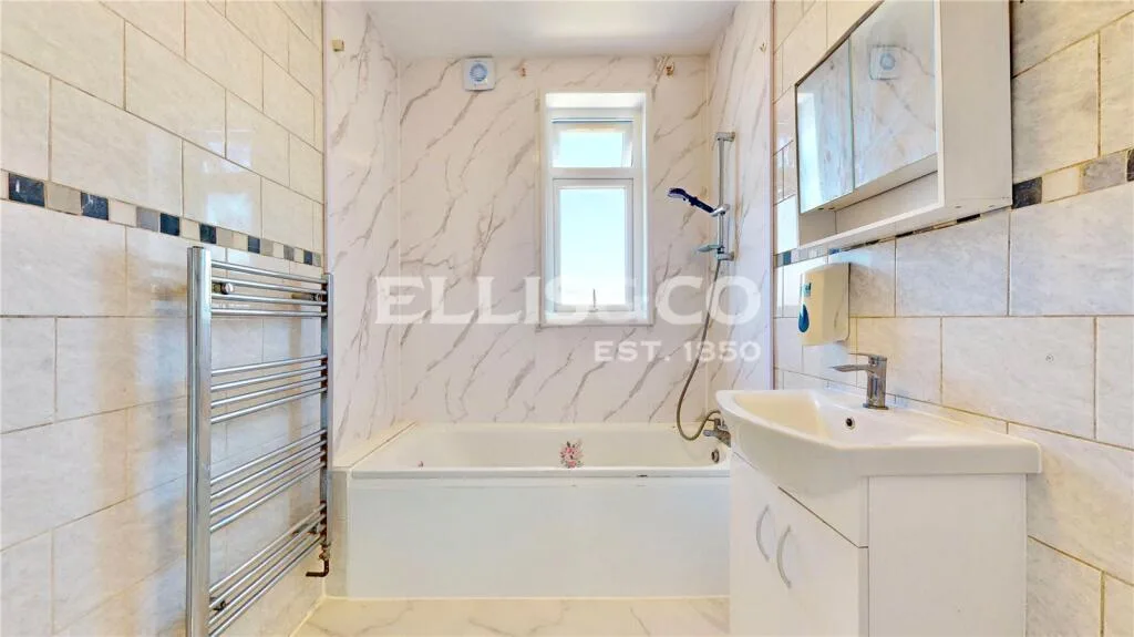 3 bedroom maisonette for rent