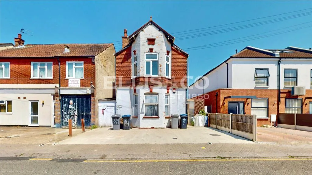 3 bedroom maisonette for rent