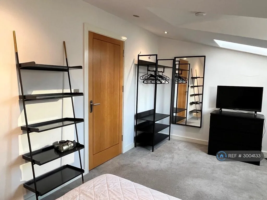 2 bedroom penthouse for rent
