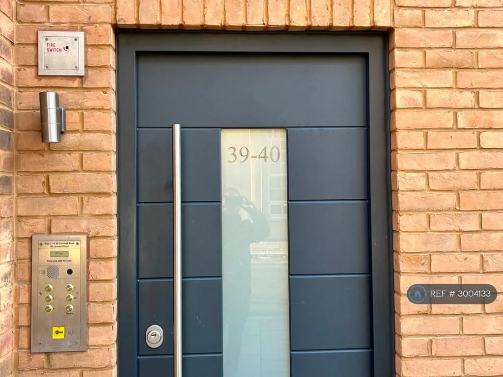 2 bedroom penthouse for rent