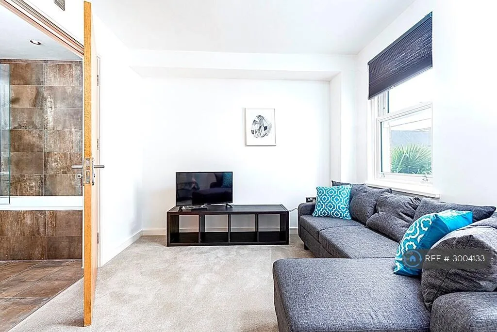 2 bedroom penthouse for rent