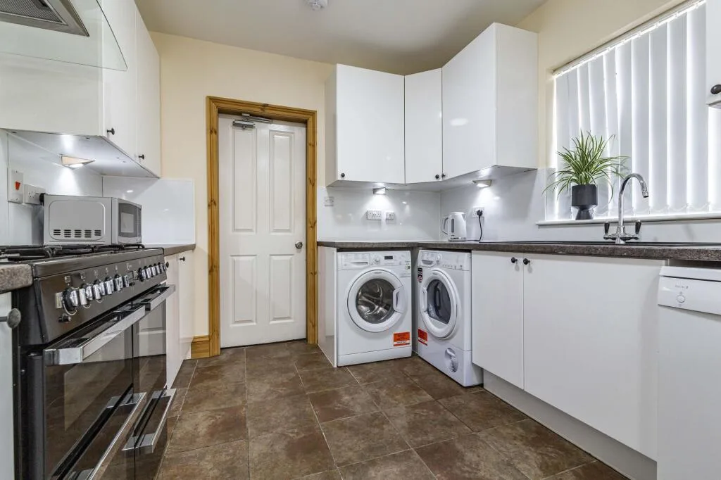 1 bedroom detached house for rent