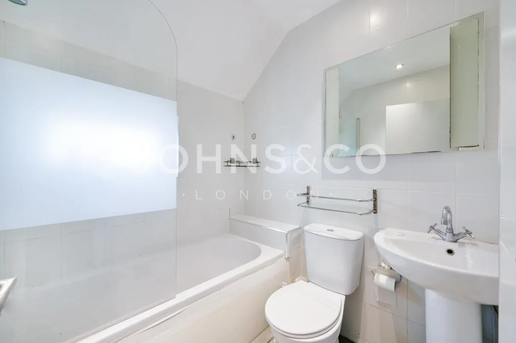2 bedroom semi-detached house for rent
