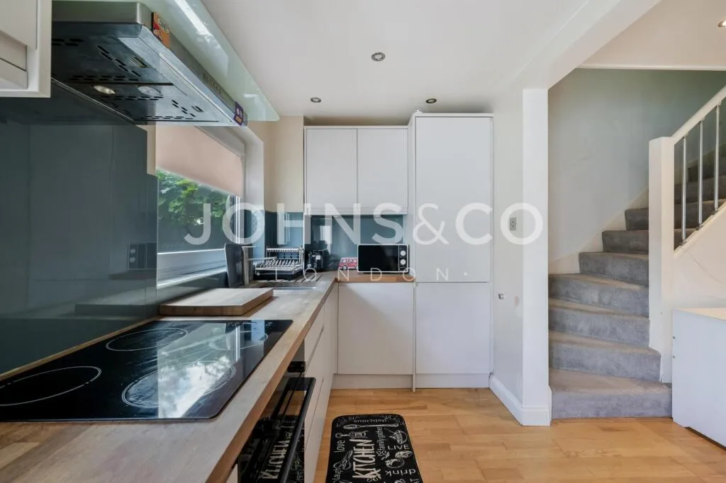 2 bedroom semi-detached house for rent