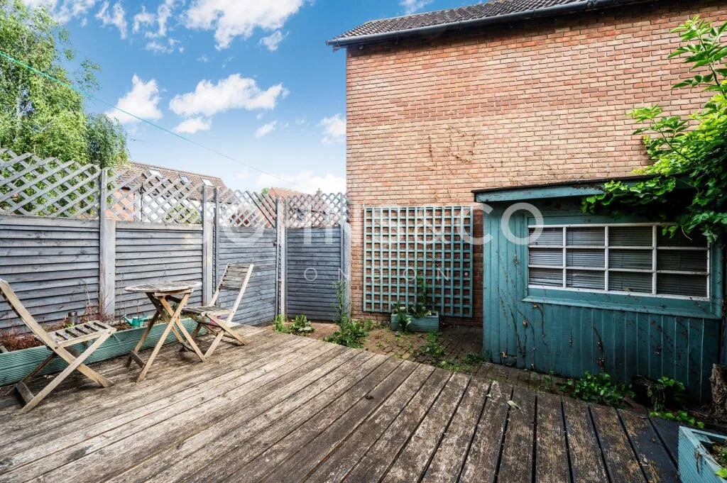 2 bedroom semi-detached house for rent