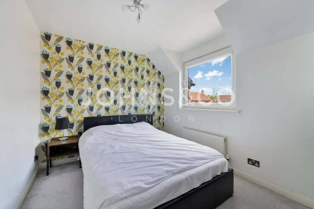 2 bedroom semi-detached house for rent