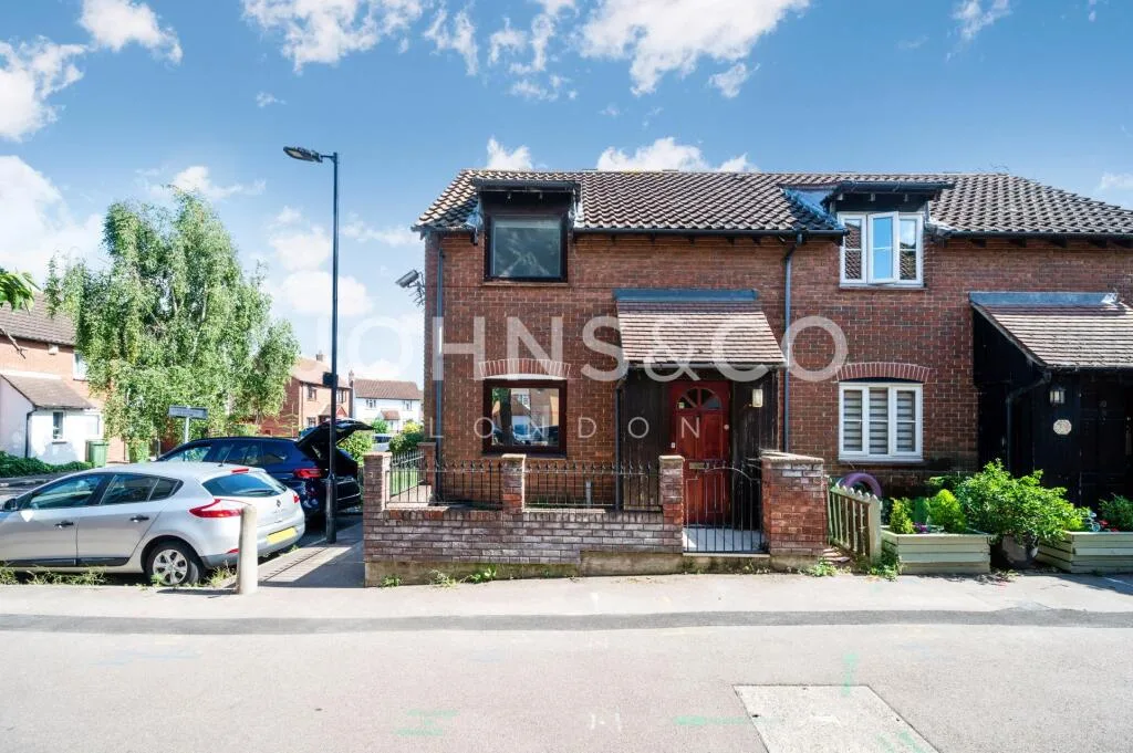 2 bedroom semi-detached house for rent
