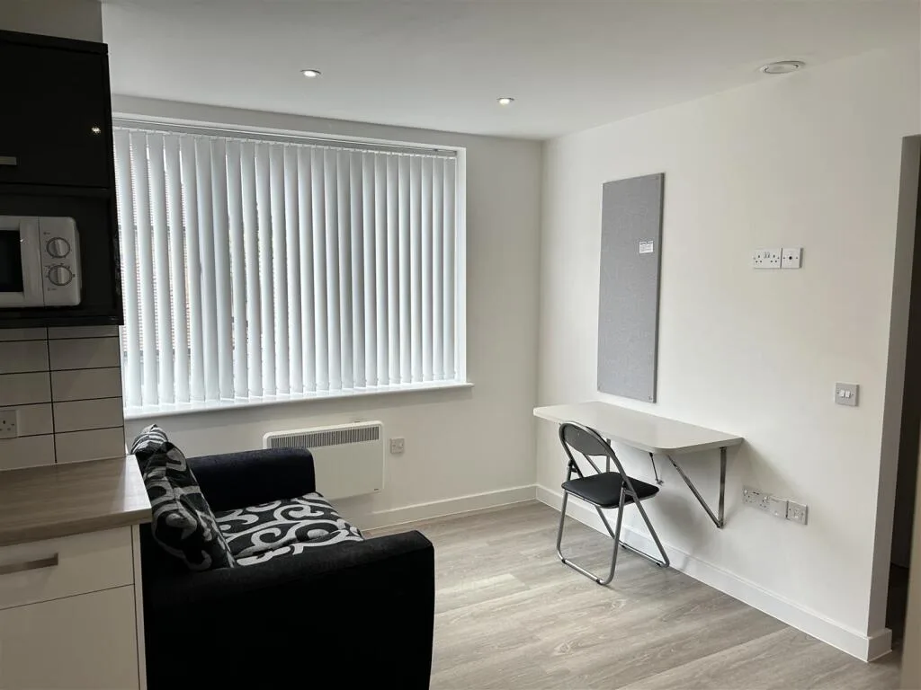Studio flat for rent