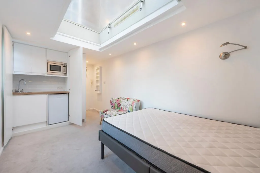 Studio flat for rent