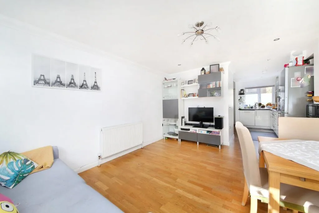 2 bedroom house for rent