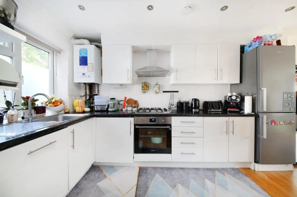 2 bedroom house for rent