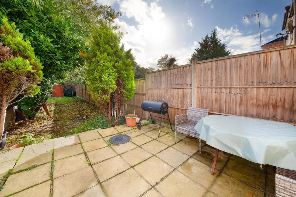 2 bedroom house for rent