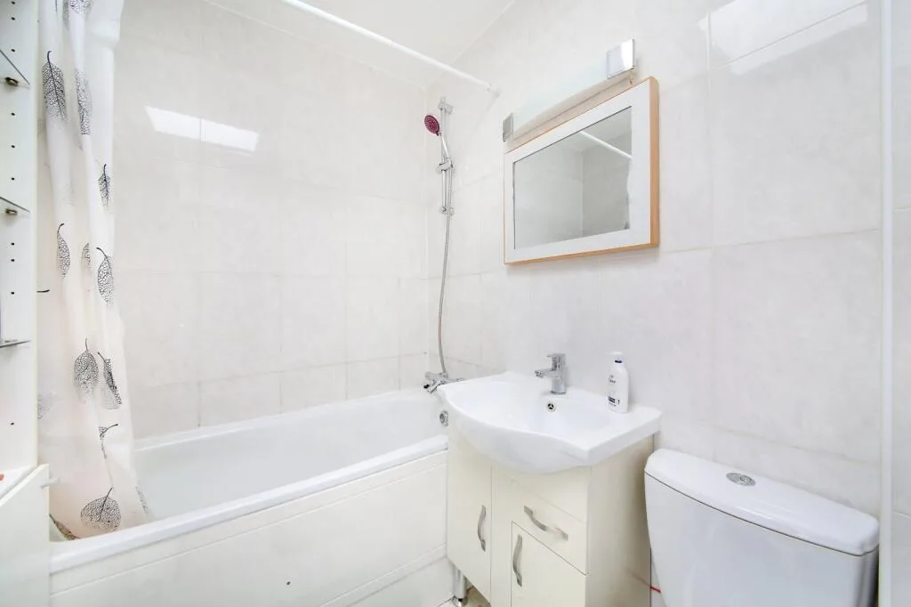 2 bedroom house for rent