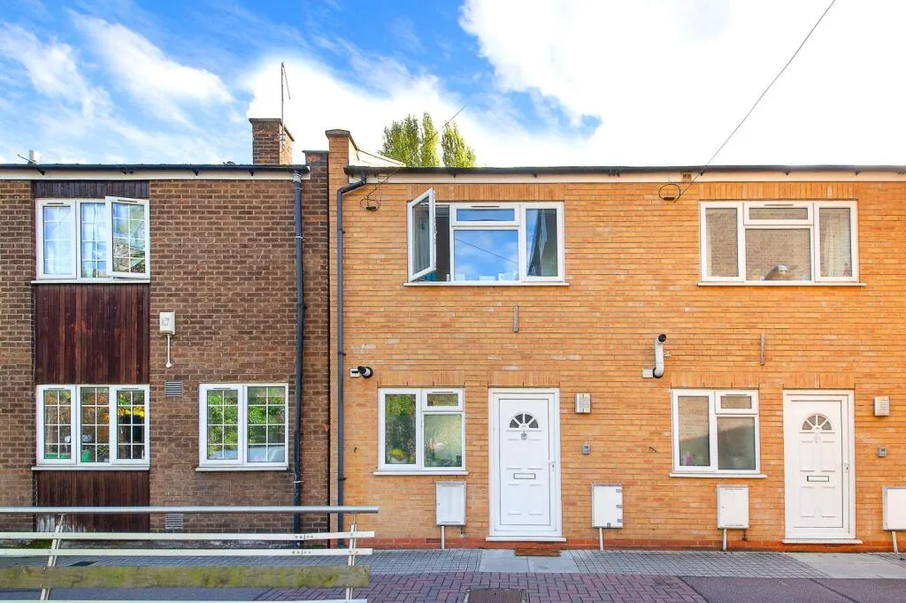 2 bedroom house for rent