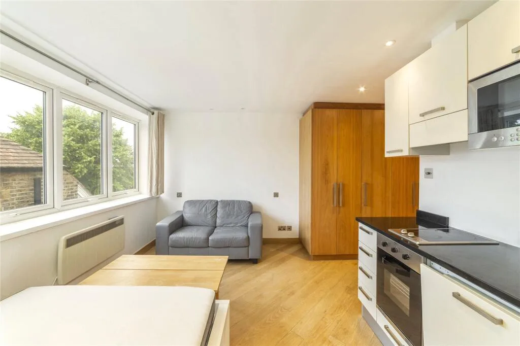 Studio flat for rent