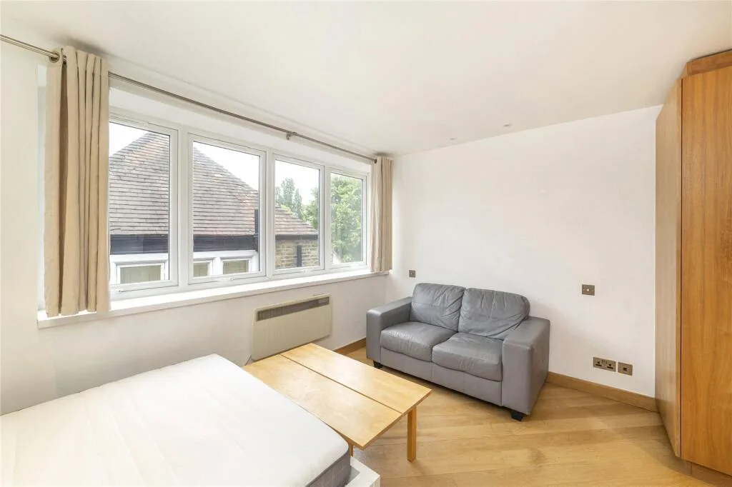 Studio flat for rent