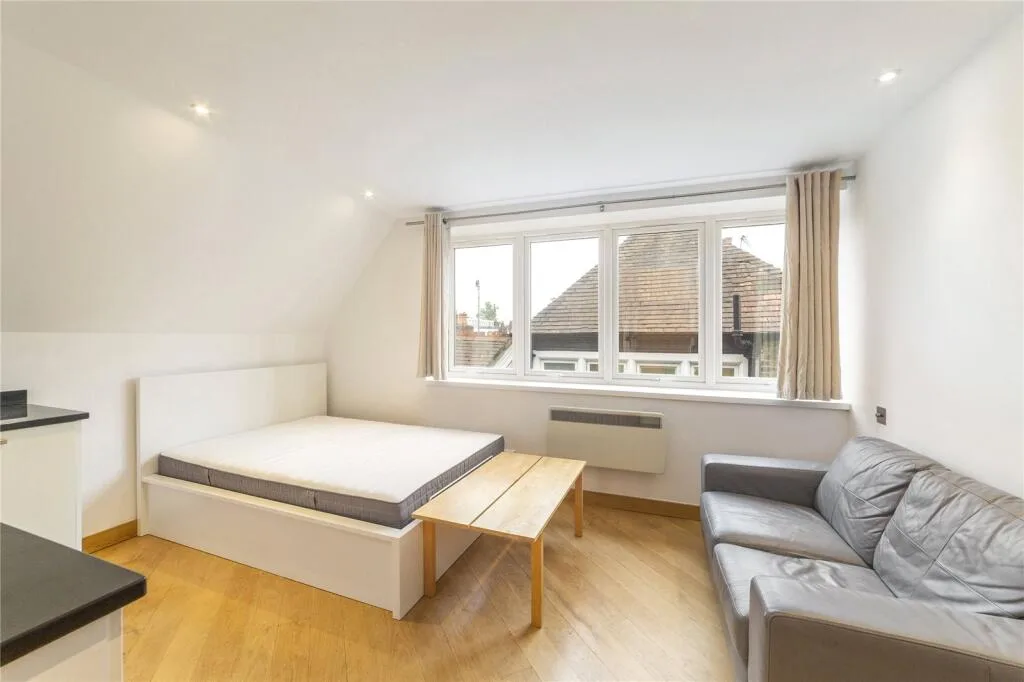 Studio flat for rent