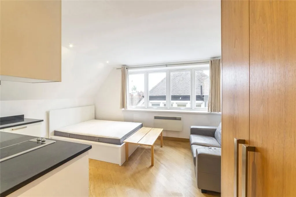 Studio flat for rent