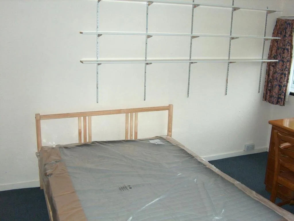 5 bedroom semi-detached house for rent