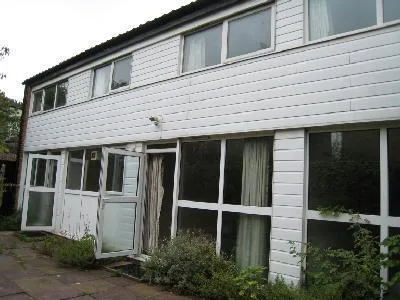 5 bedroom semi-detached house for rent