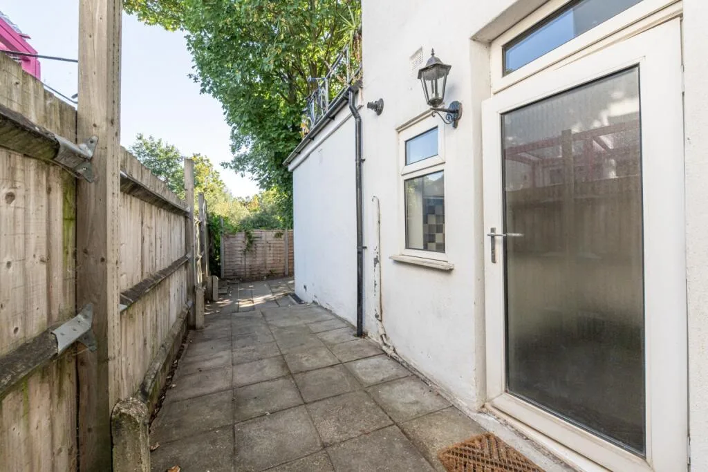 2 bedroom flat for rent