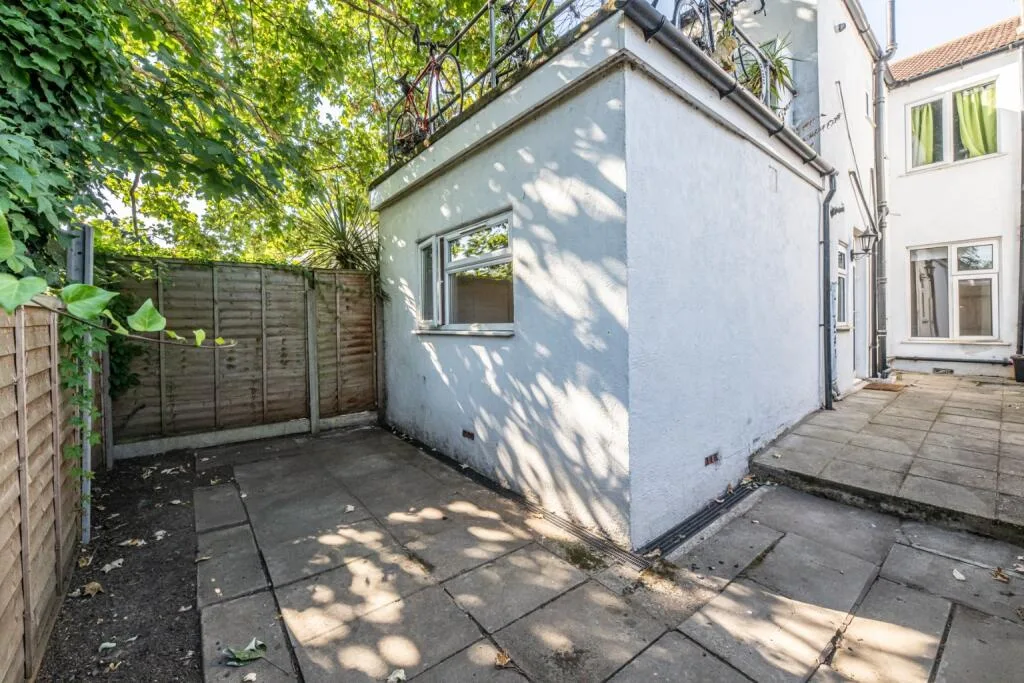 2 bedroom flat for rent