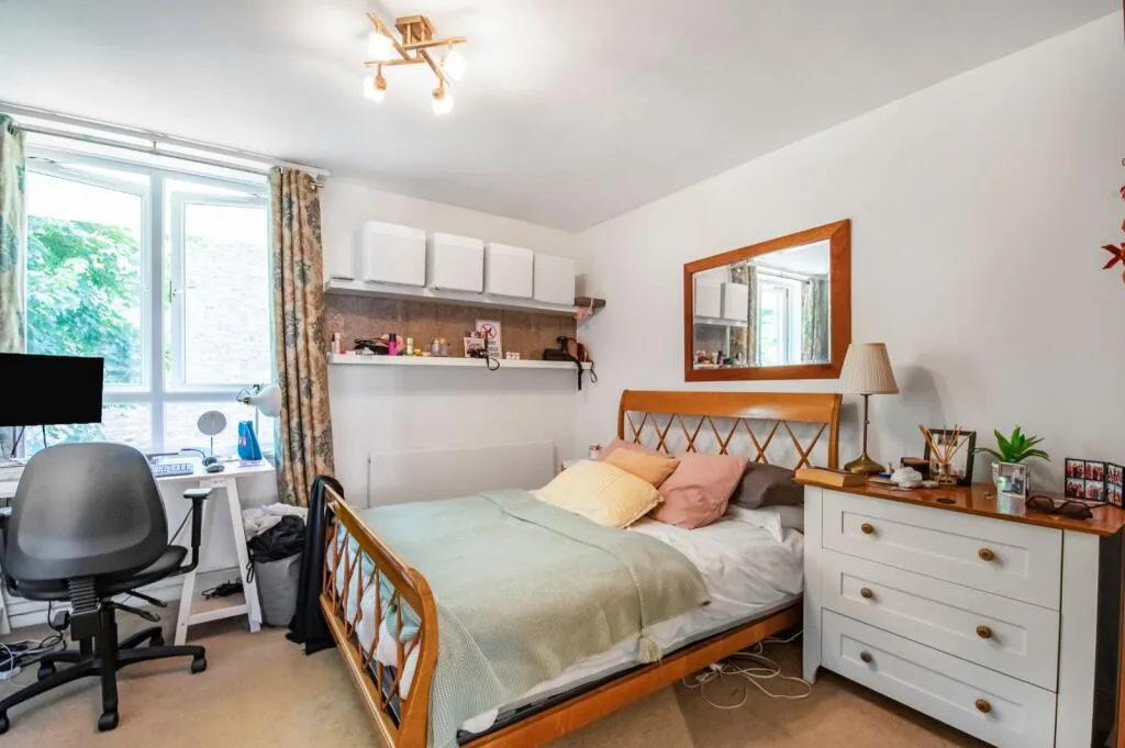 2 bedroom maisonette for rent