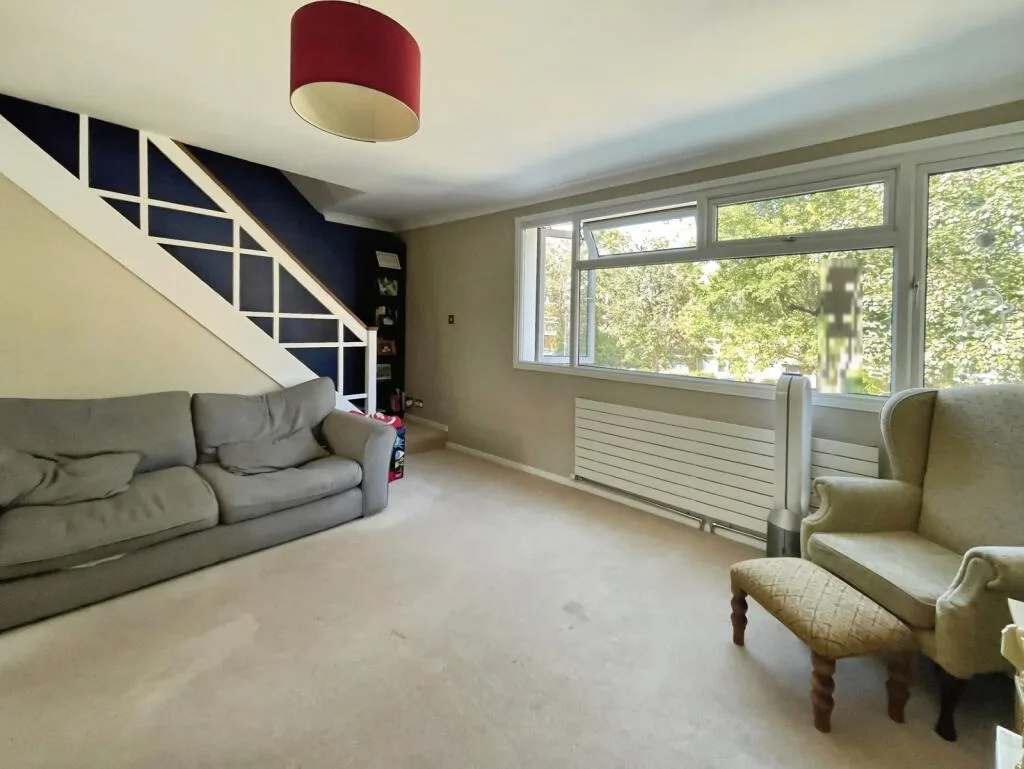 2 bedroom maisonette for rent