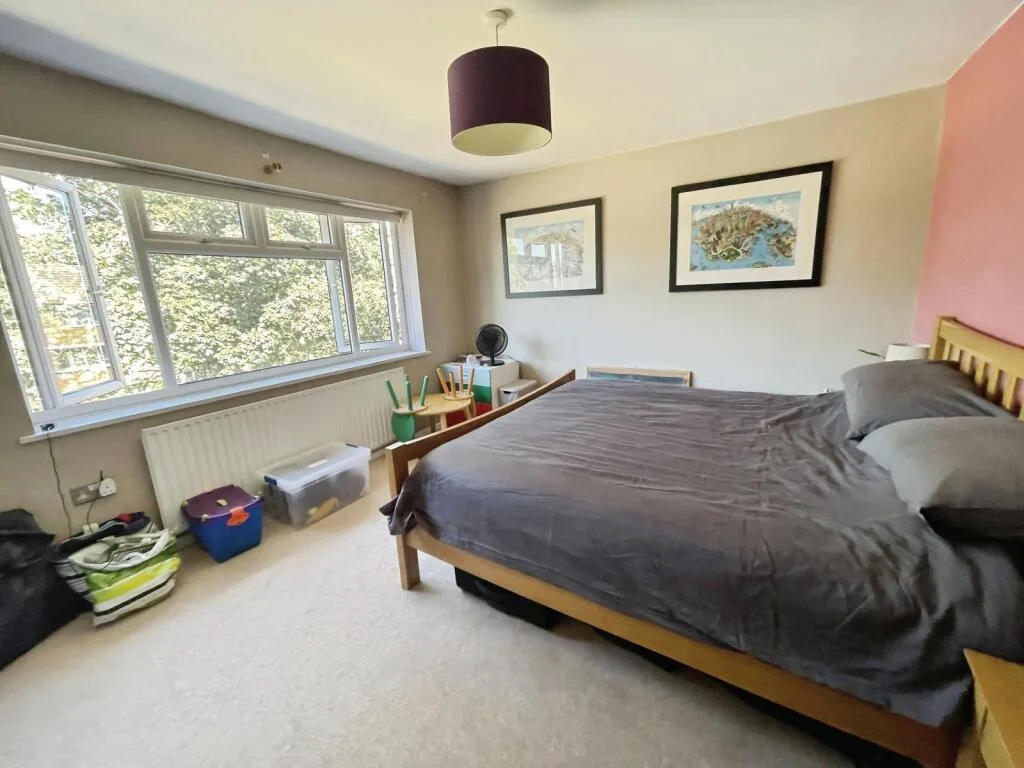 2 bedroom maisonette for rent