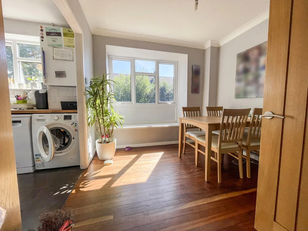 2 bedroom maisonette for rent