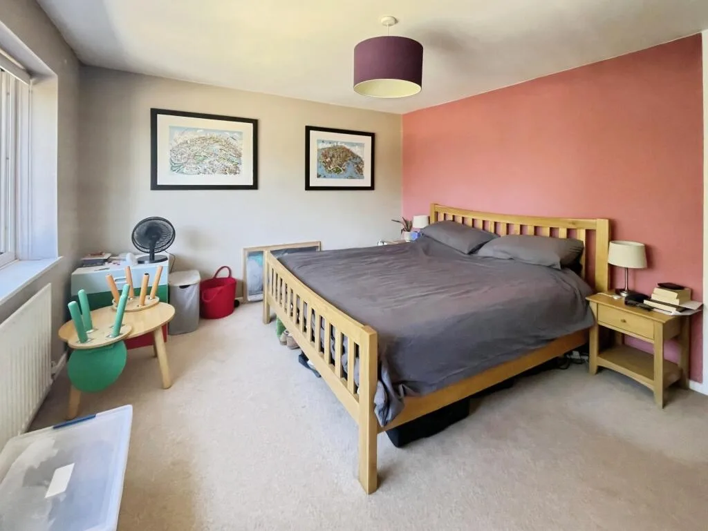 2 bedroom maisonette for rent