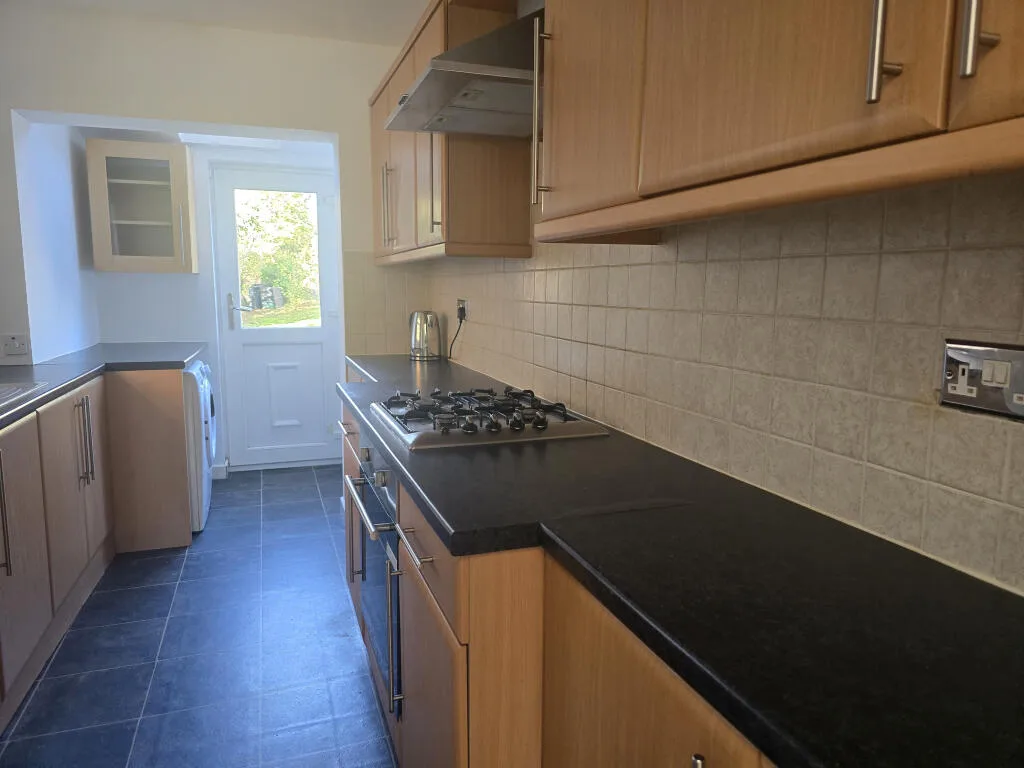3 bedroom semi-detached house for rent