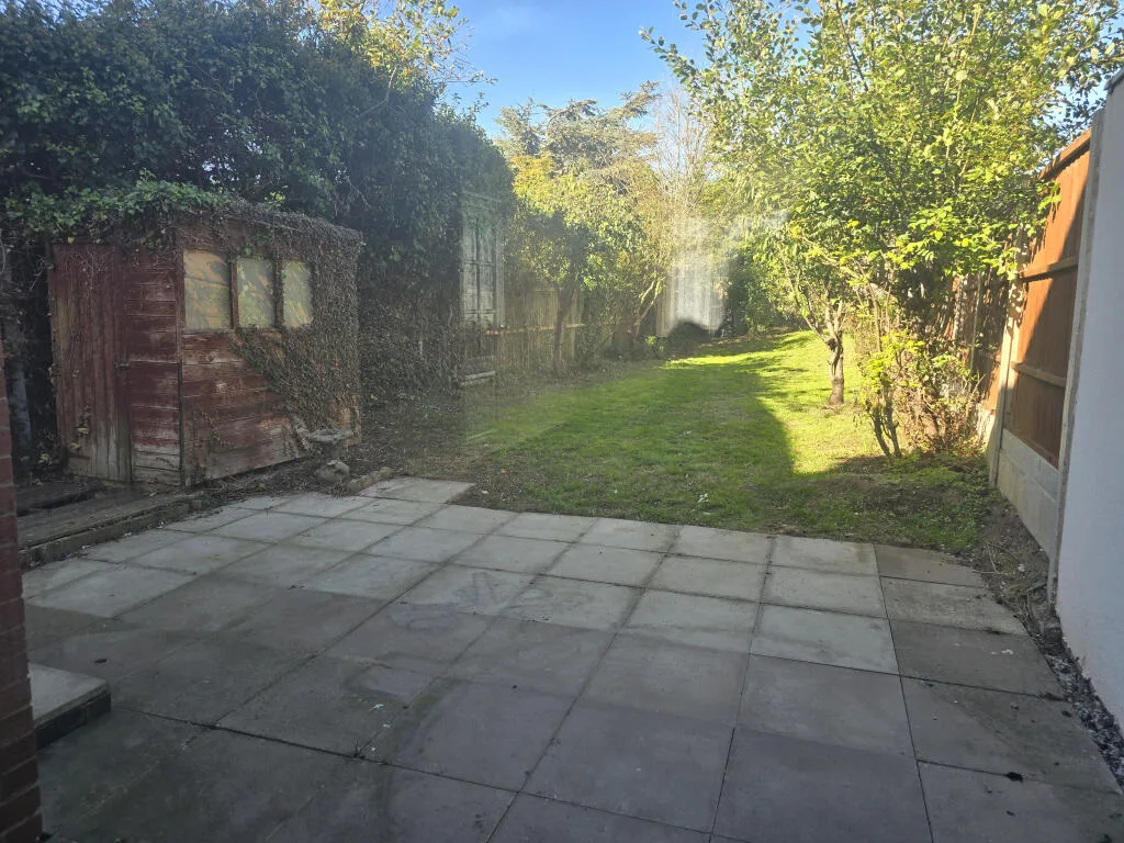 3 bedroom semi-detached house for rent