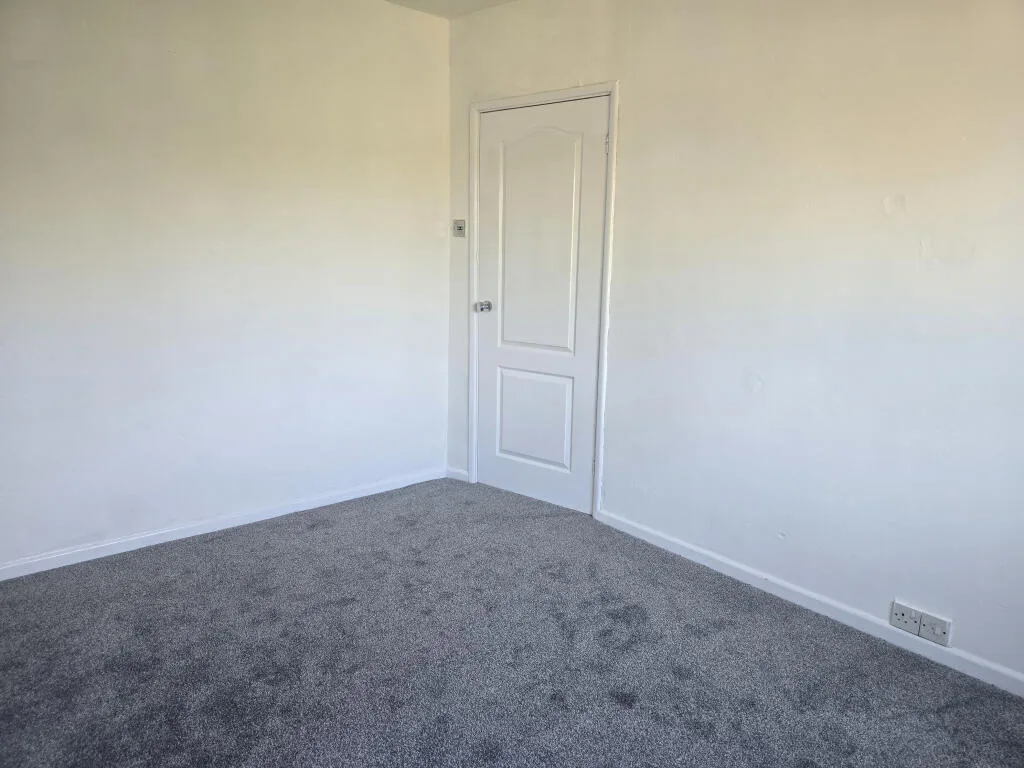 3 bedroom semi-detached house for rent