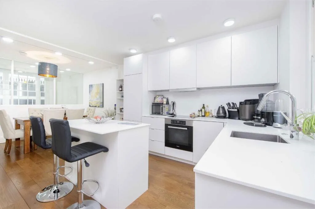 3 bedroom flat for rent