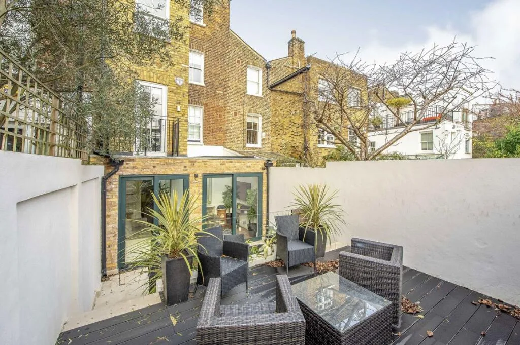 3 bedroom flat for rent