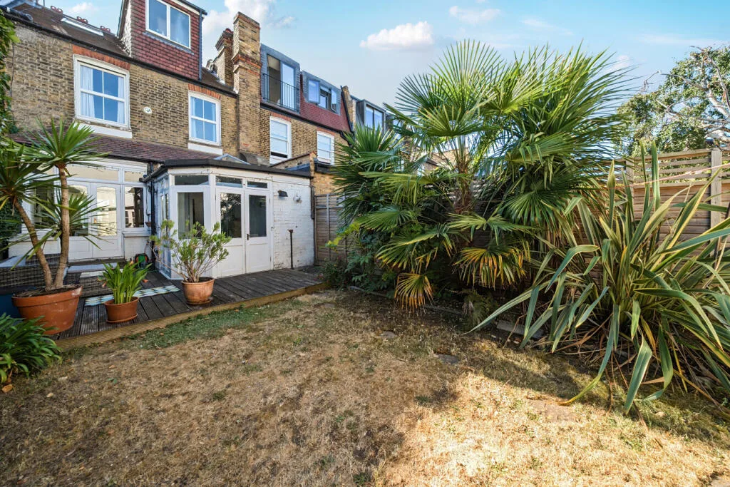 4 bedroom terraced house for rent