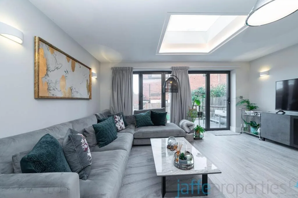 3 bedroom apartment for rent