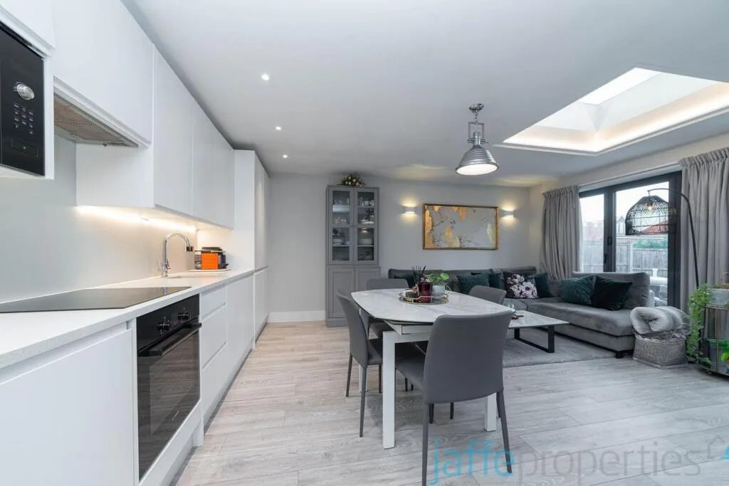 3 bedroom apartment for rent