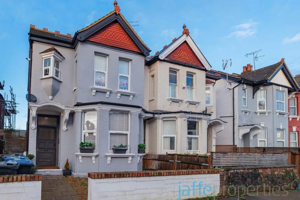 3 bedroom apartment for rent