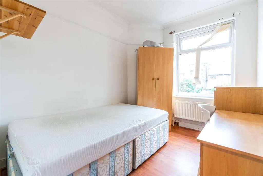 4 bedroom maisonette for rent
